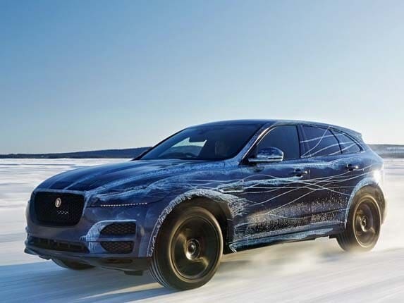 2017-jaguar-f-pace-crossover-prototype-cold-testing-front-action1-lead-600-001