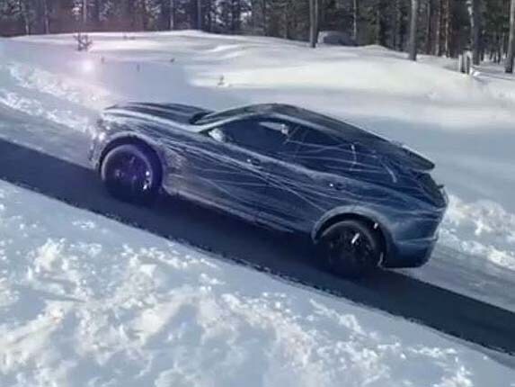 2017-jaguar-f-pace-prototype-cold-testing-grade-climb2-600-001