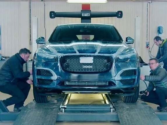 2017-jaguar-f-pace-prototype-cold-testing-lab-rig1-600-001