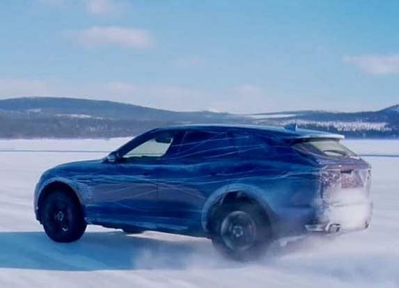 2017-jaguar-f-pace-prototype-cold-testing-rear-sliding3-600-001