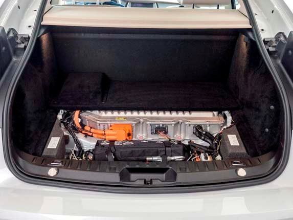 bmw-fcev-fuel-cell-stack-in-car-600-001
