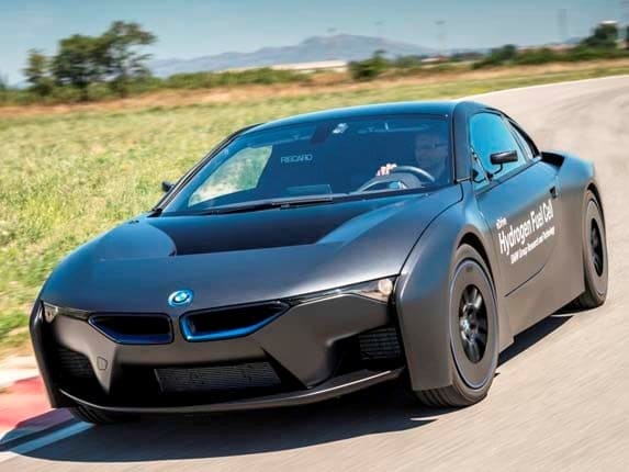 2015 BMW i8: Sexy Plug-In Hybrid Sport Coupe Coming Later This Year