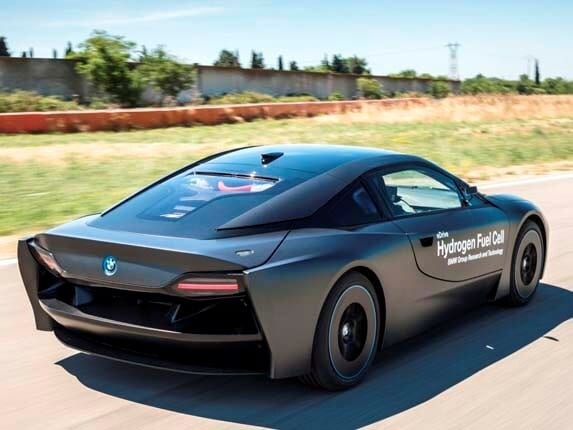 bmw-i8-fcv-prototype-rear-action2-600-001