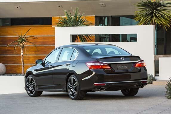 16_accord_sedan_002-600-001