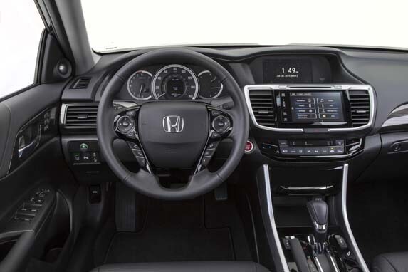 16_accord_sedan_040-600-001