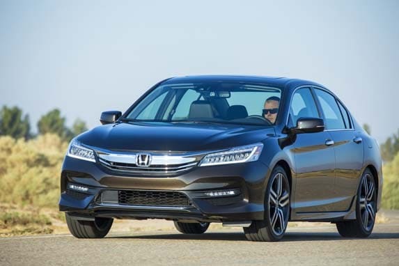16_accord_sedan_062-600-001