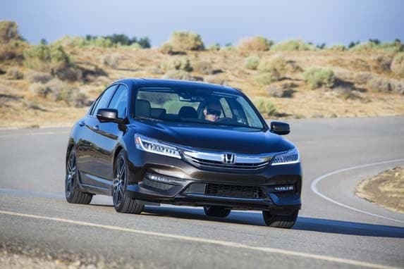 16_accord_sedan_063-600-001