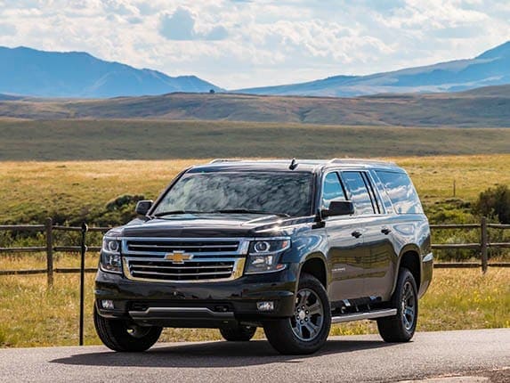 2015-chevrolet-suburban-yellowstone-day-1-rest-stop-01-600-001