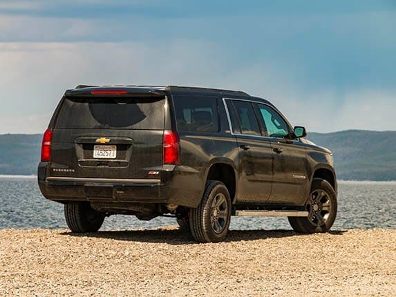 2015-chevrolet-suburban-yellowstone-day-6-yellowstone-lake-rear-three-quarters-600-001