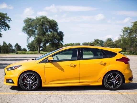 2015-ford-focus-st-profile-static1-600-001