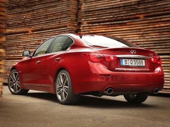 2015-infiniti-q50-rear-static1-600-001