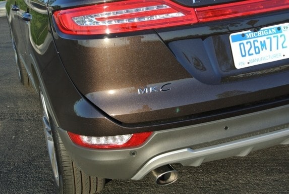 2015-lincoln-mkc-black-label-6-600-001