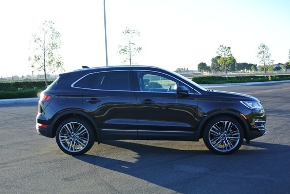 2015-lincoln-mkc-black-label-9-600-001
