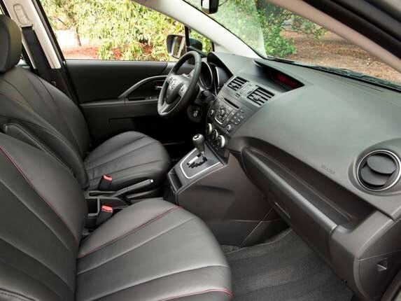 2015-mazda-mazda5-interior-front1-600-001