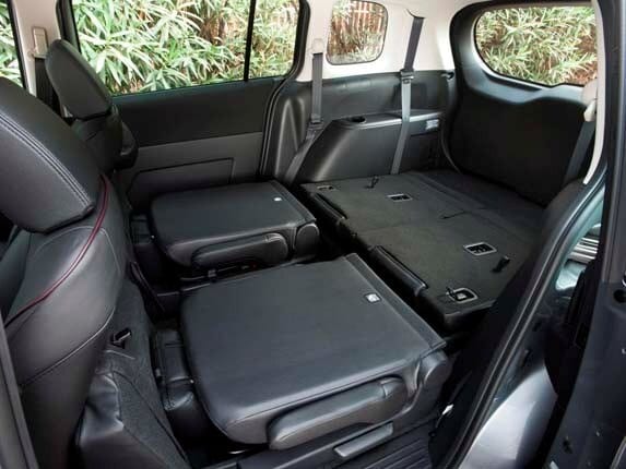 2015-mazda-mazda5-interior-second-third-row-seats-folded1-600-001