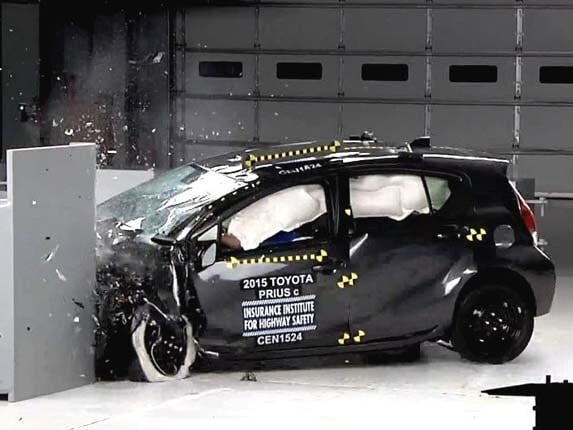 2015-toyota-prius-c-iihs-crash-retest-4-600-001