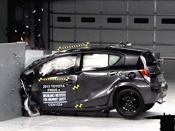 2015-toyota-prius-c-iihs-crash-retest2-600-001
