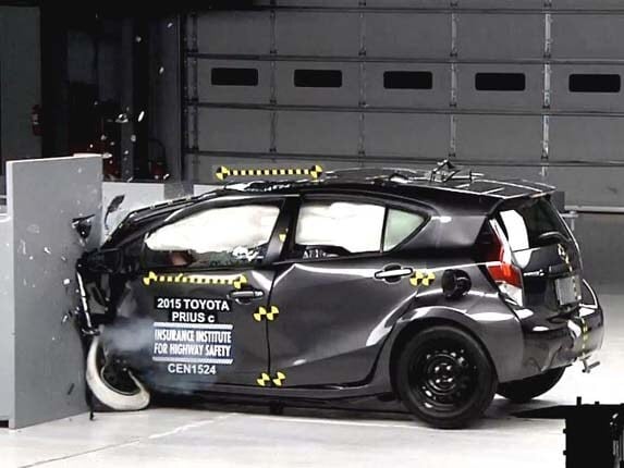 2015-toyota-prius-c-iihs-crash-retest3-600-001