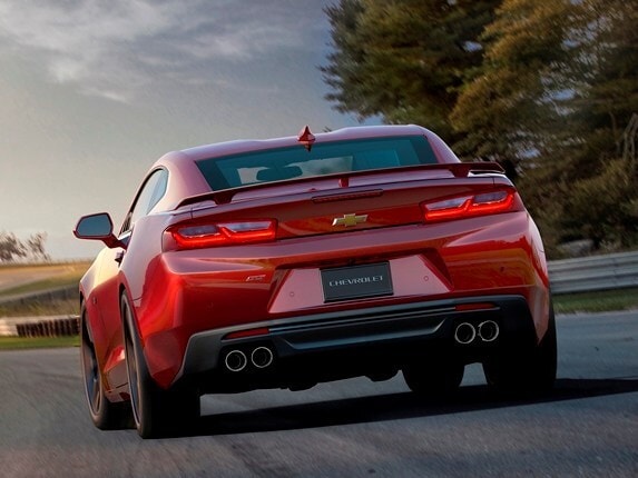 2016-chevrolet-camaro-ss-004-573-600-001