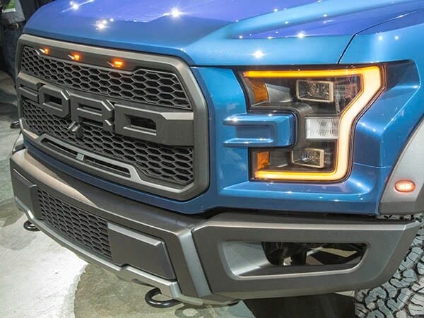 2016-ford-raptor-01-600-001