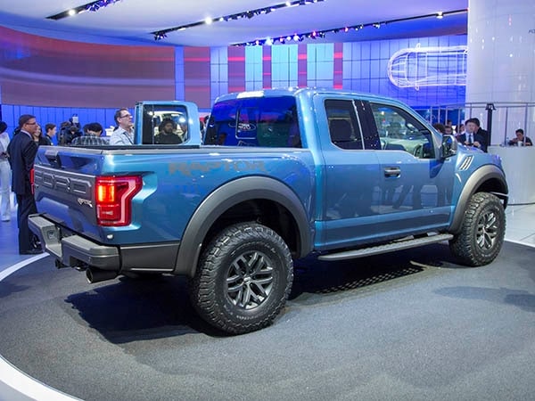 2016-ford-raptor-04-600-001