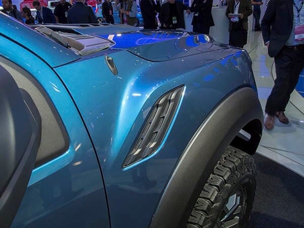 2016-ford-raptor-06-600-001