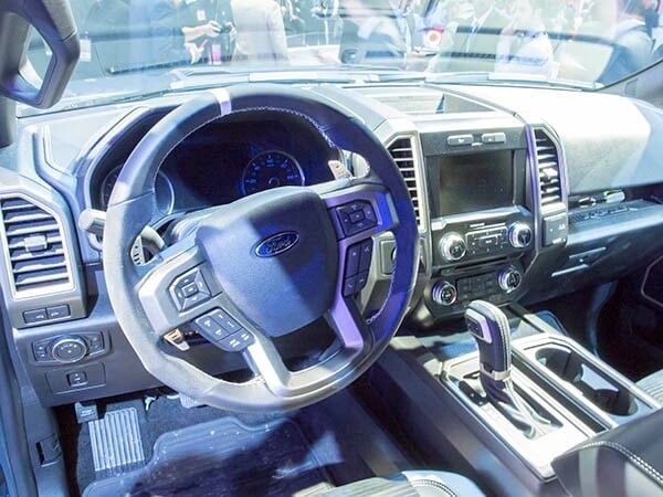 2016-ford-raptor-09-600-001