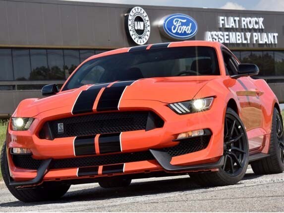 2016-ford-shelby-gt350r-front-static1-600-001