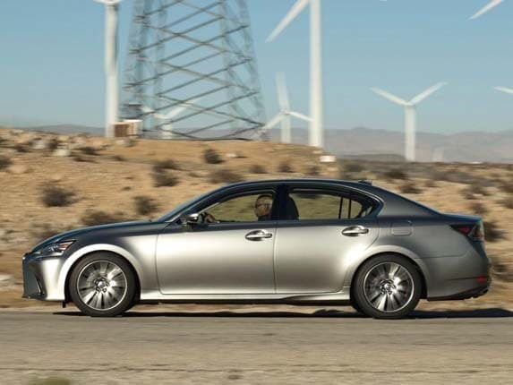 2016-lexus-gs-200t-pan-action1-600-001