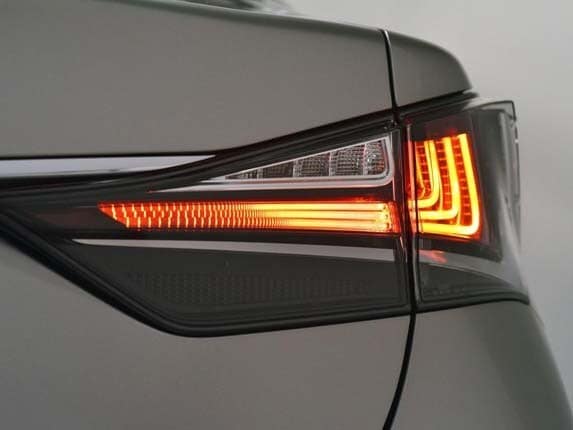 2016-lexus-gs-200t-taillight-detail1-600-001