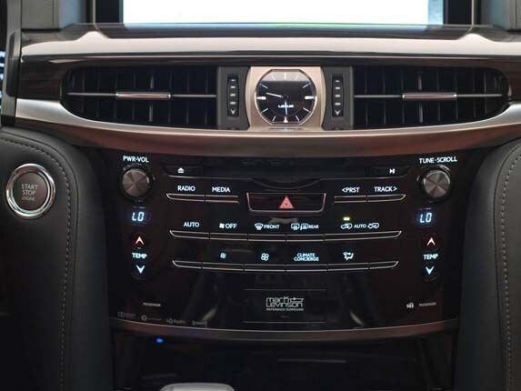 2016-lexus-lx-570-interior-mark-levinson-audio-contorls-detail1-600-001
