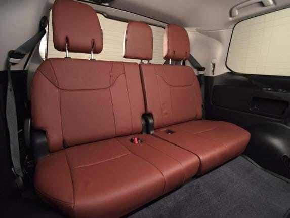 2016-lexus-lx-570-interior-row-three-seats-up1-600-001