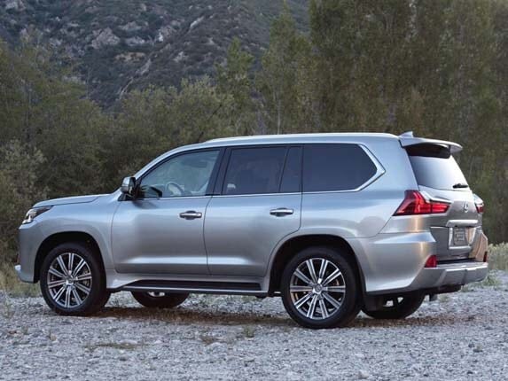 2016-lexus-lx-570-rear-side-static2-600-001