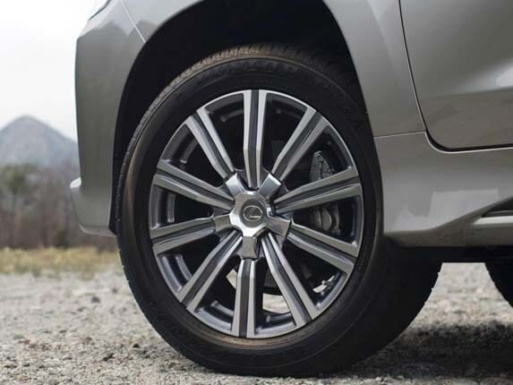 2016-lexus-lx-570-wheel-tire-detail1-600-001