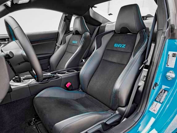 2016-subaru-brz-interior-look-in1-600-001