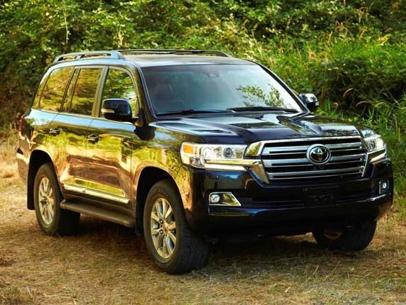 2016-toyota-land-cruiser-front-static1-600-001