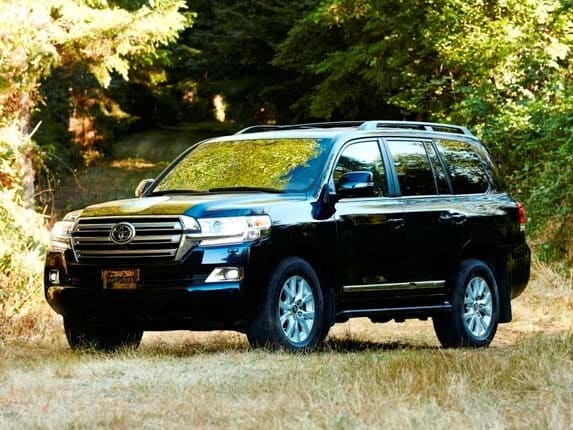 2016-toyota-land-cruiser-front-static2-600-001