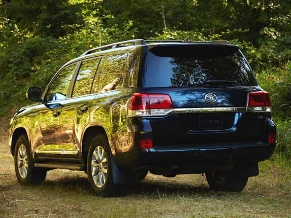 2016-toyota-land-cruiser-rear-static1-600-001