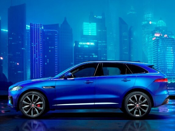 2017-jaguar-f-pace-static-profile1_430-600-001