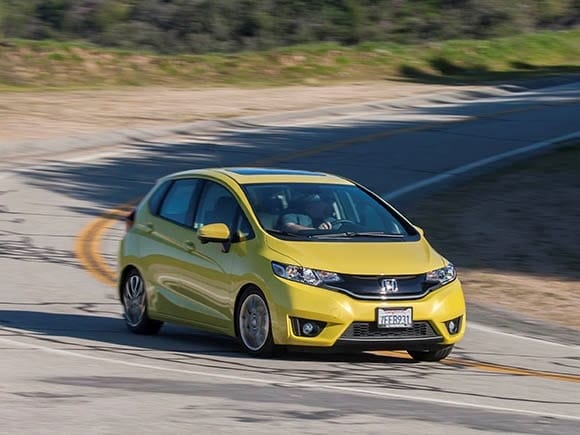 2015-honda-fit-action-04-600-001