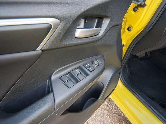 2015-honda-fit-interior-02-600-001