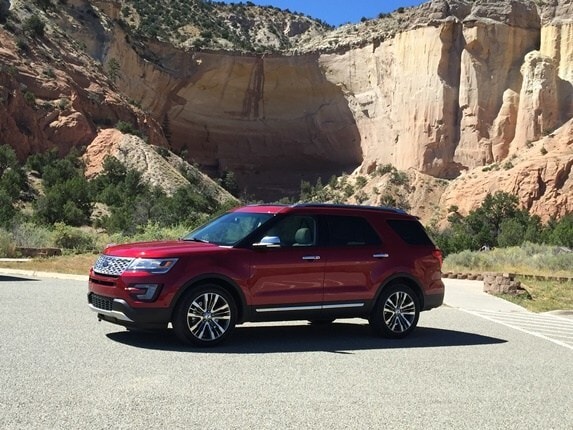 2016-ford-explorer-platinum-573-05-600-001