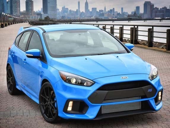 2016-ford-focus-rs-front-static-hero-1-lead-600-001