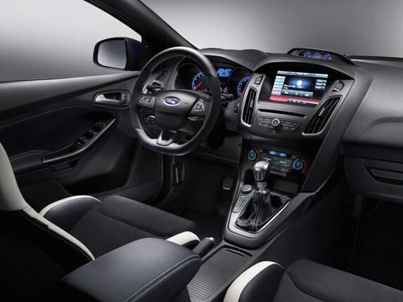 2016-ford-focus-rs-interior-front-dash1-600-001