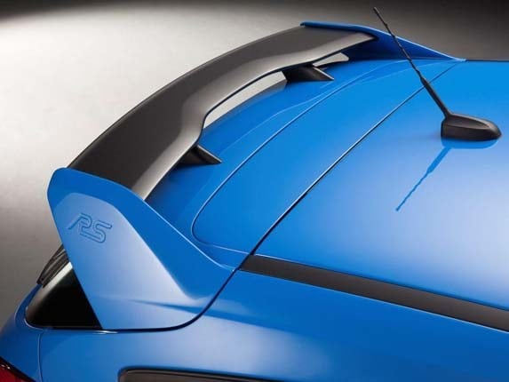 2016-ford-focus-rs-rear-spoiler-detail-600-001