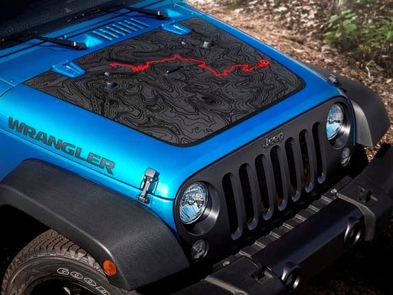 2016-jeep-wrangler-unlimited-black-bear-pass-edition-hood-decal-detail1-600-001