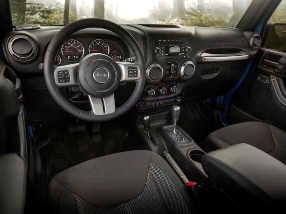 2016-jeep-wrangler-unlimited-black-bear-pass-edition-interior-front-detail1-600-001