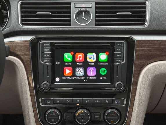 2016-volkswagen-passat-interior-center-stack-detail1-600-001
