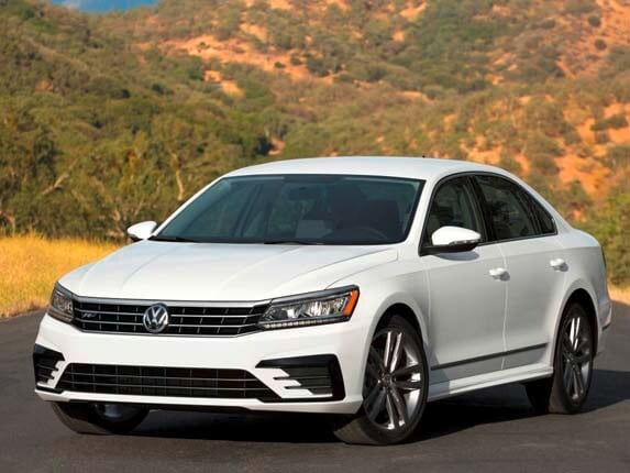 2016-volkswagen-passat-r-line-front-static1-600-001