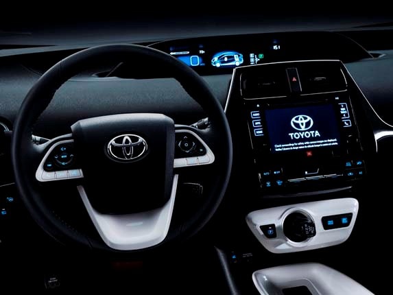 2016_toyota_prius_005-573-600-001